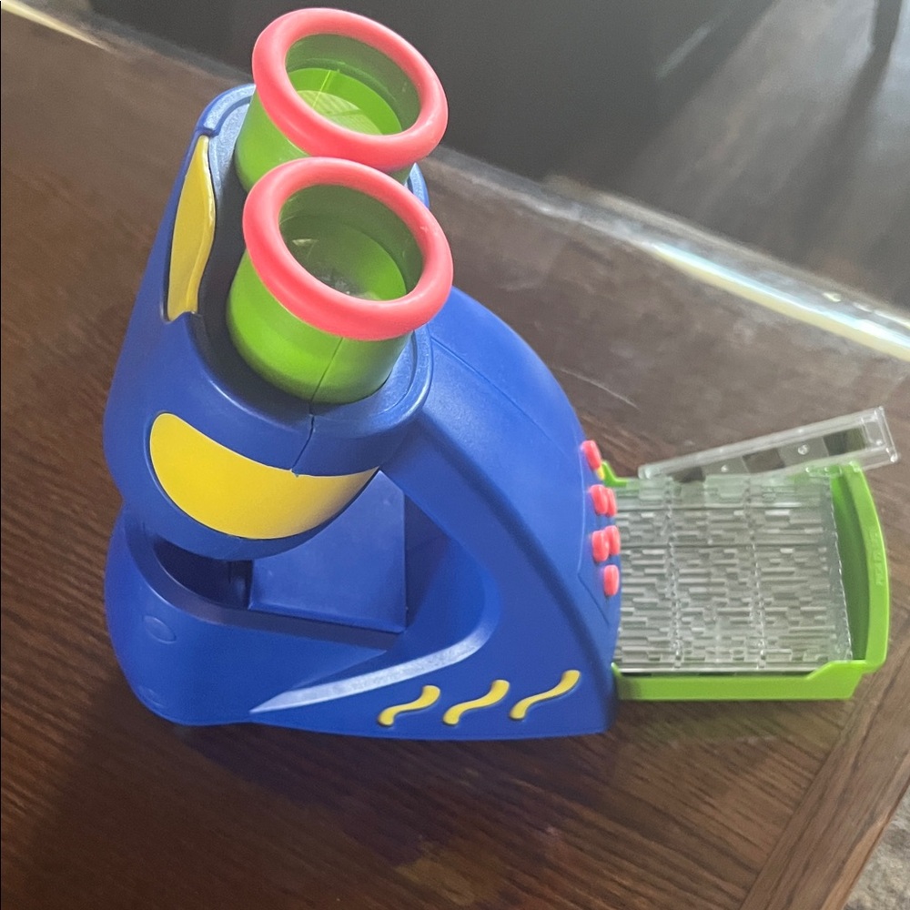 Colorful Kids Talking Microscope - Picture 2 of 11